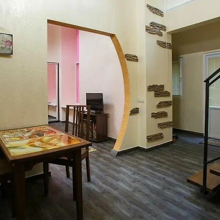 Apartment On Ogiyenko Street *